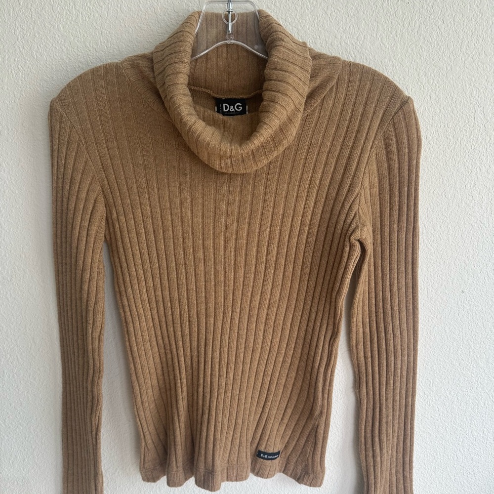 Authentic D&G Women's Tan Ribbed Sweater Size XS